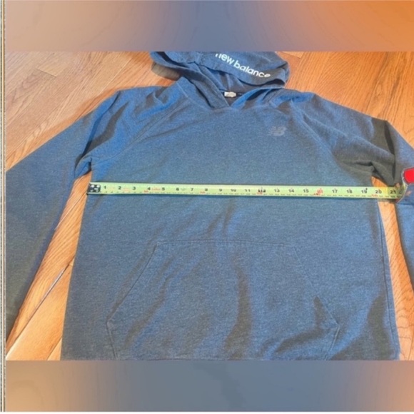 New Balance Women’s Pullover Grey Hoodie Size Medium . Great condition! - Picture 5 of 10